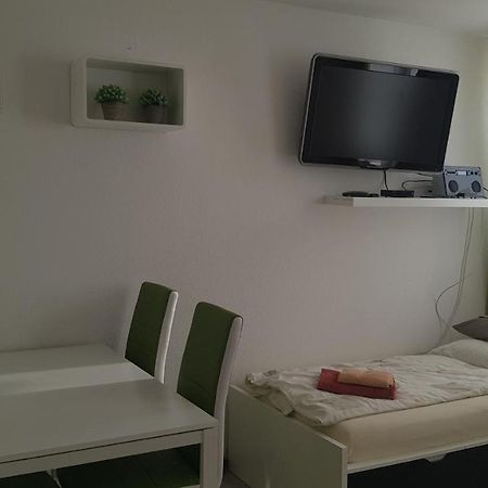 Sonniges Modernes Appartement Hoehenberg Cologne Exterior photo