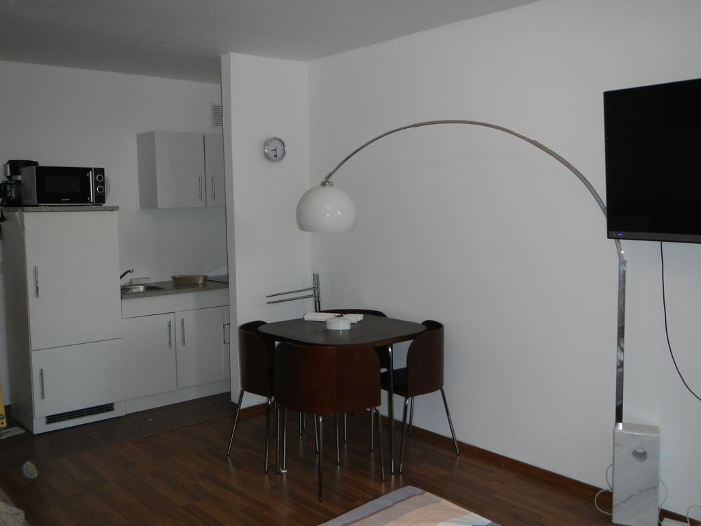 Sonniges Modernes Appartement Hoehenberg Cologne Exterior photo