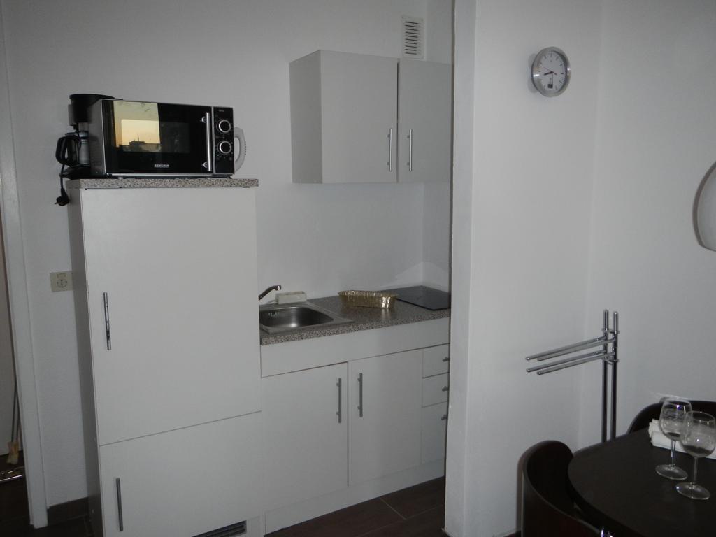 Sonniges Modernes Appartement Hoehenberg Cologne Exterior photo