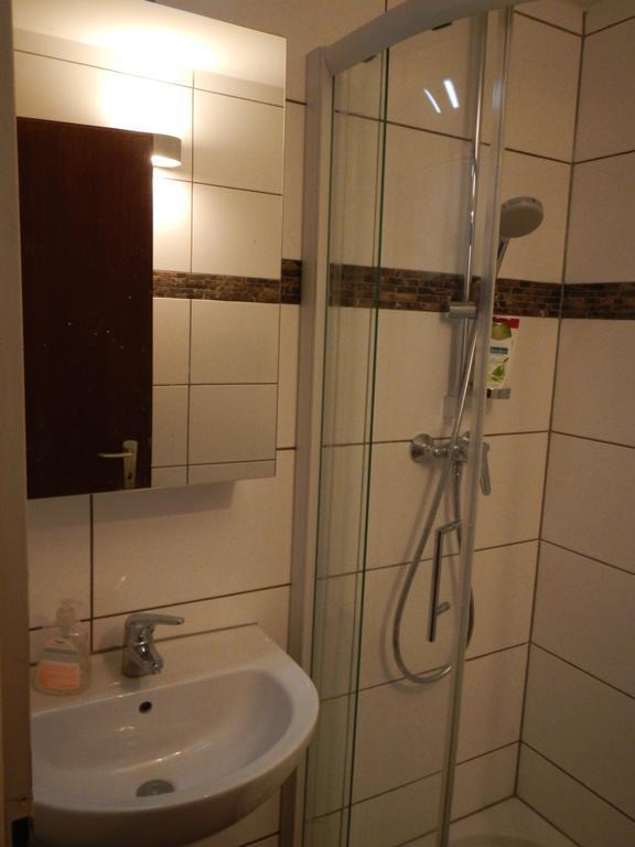 Sonniges Modernes Appartement Hoehenberg Cologne Exterior photo