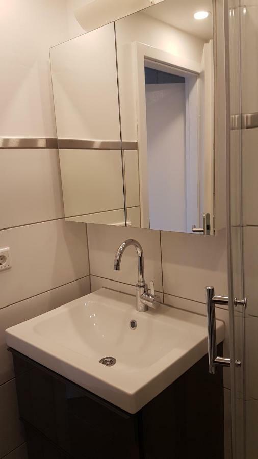 Sonniges Modernes Appartement Hoehenberg Cologne Exterior photo