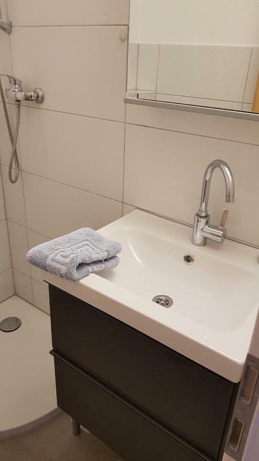 Sonniges Modernes Appartement Hoehenberg Cologne Exterior photo