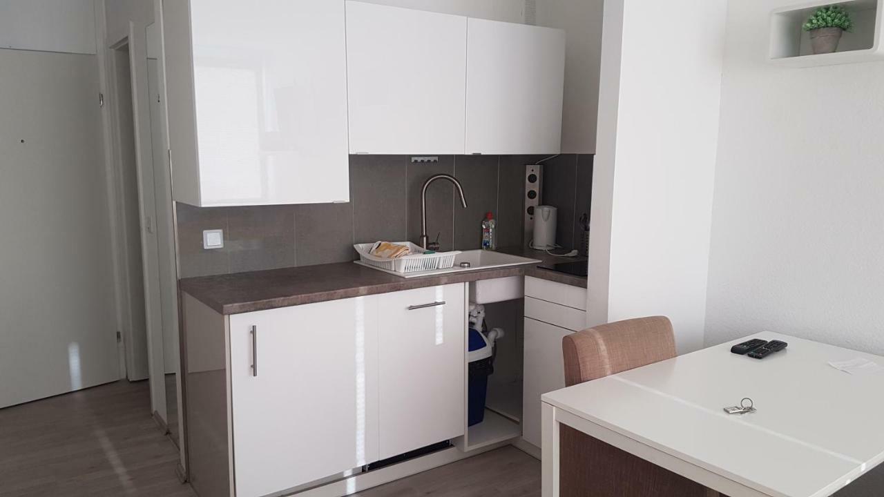 Sonniges Modernes Appartement Hoehenberg Cologne Exterior photo